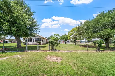422 Caney Street, Matagorda, TX 77457 - Photo 7