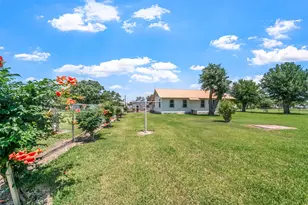 422 Caney St, Matagorda, TX 77457 - Photo 15