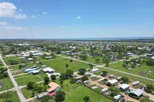 422 Caney St, Matagorda, TX 77457 - Photo 5