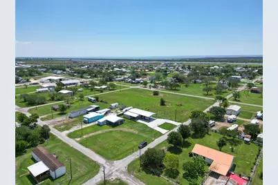 422 Caney Street, Matagorda, TX 77457 - Photo 3