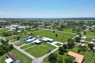 422 Caney St, Matagorda, TX 77457 - Photo 3