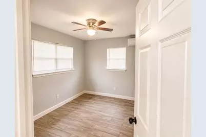 2303 1/2 Hadley Alley, Houston, TX 77003 - Photo 9