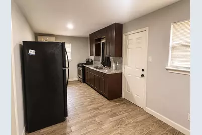 2303 1/2 Hadley Alley, Houston, TX 77003 - Photo 3