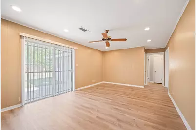 8314 Edgemoor Drive, Houston, TX 77036 - Photo 13