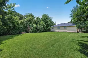 313 Greenbriar Dr, Baytown, TX 77520 - Photo 33
