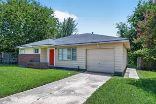 313 Greenbriar Dr, Baytown, TX 77520 - Photo 3