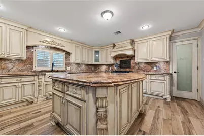 5422 Willowbend Boulevard, Houston, TX 77096 - Photo 13