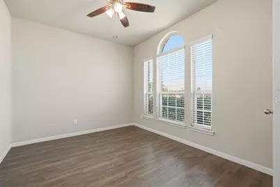 4305 E Bayou Maison Circle, Dickinson, TX 77539 - Photo 5