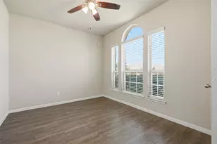 4305 E Bayou Maison Cir, Dickinson, TX 77539 - Photo 5