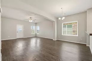 4305 E Bayou Maison Cir, Dickinson, TX 77539 - Photo 9