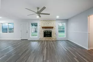 9111 Rentur Dr, Houston, TX 77031 - Photo 9