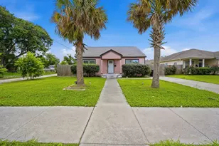318 2nd St N, Texas City, TX 77590 - Photo 1