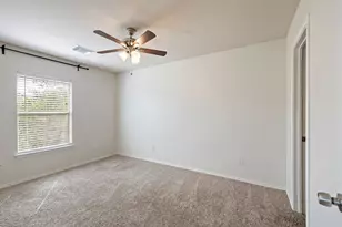 1723 Redwing Bluff Dr, Houston, TX 77009 - Photo 19