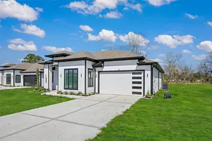 1515 Waco St, Dayton, TX 77535 - Photo 3