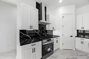 1515 Waco St, Dayton, TX 77535 - Photo 13