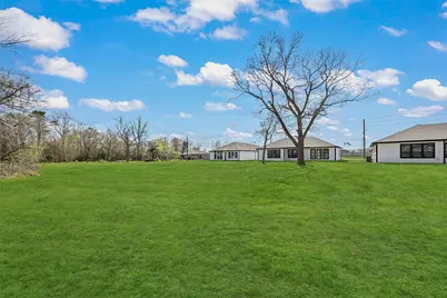 1515 Waco St, Dayton, TX 77535 - Photo 31