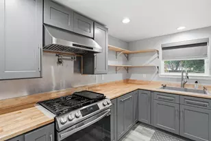404 Oaklawn St, League City, TX 77573 - Photo 9
