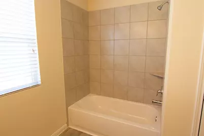 8603 Doris Oaks Circle, Houston, TX 77028 - Photo 9