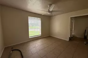 414 Dogwood St, Lake Jackson, TX 77566 - Photo 3
