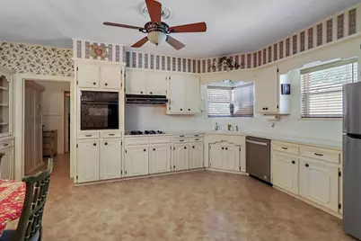 405 Park Street, Anahuac, TX 77514 - Photo 13