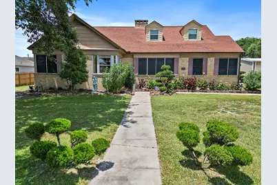 405 Park Street, Anahuac, TX 77514 - Photo 1