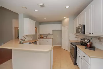 2508 Lexington Court, League City, TX 77573 - Photo 11