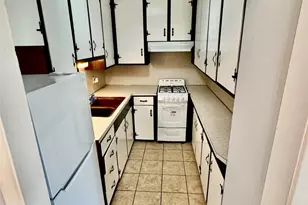 116 W Davitt St, Eagle Lake, TX 77434 - Photo 3