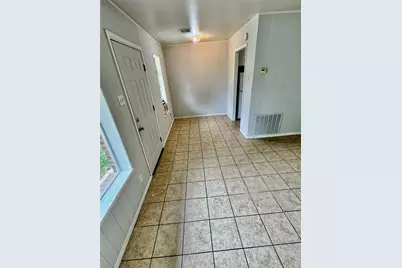 116 W Davitt Street #4, Eagle Lake, TX 77434 - Photo 5