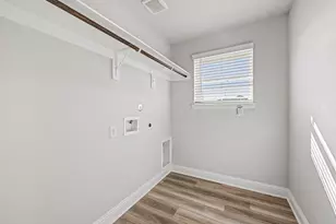 601 Greystone Ln, Angleton, TX 77515 - Photo 17