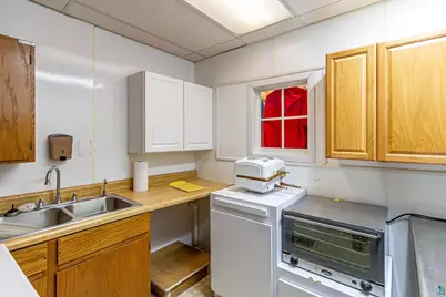 137 E Sheridan St, Ely, MN 55731 - Photo 9