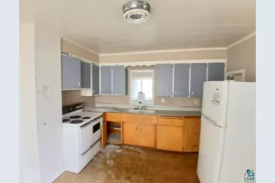 512 S 5th St, Virginia, MN 55792 - Photo 5