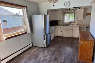 712 8th Ave, Two Harbors, MN 55616 - Photo 9