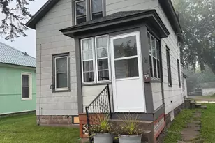 609 Vaughn Ave, Ashland, WI 54806 - Photo 1