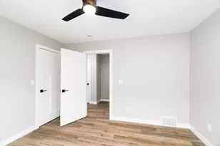 8408 Potters Pl, Duluth, MN 55807 - Photo 15