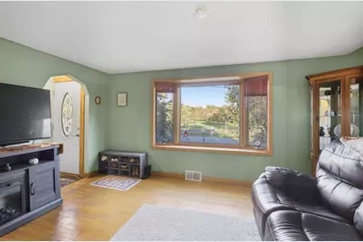 1123 Adams Ave, Eveleth, MN 55734 - Photo 15