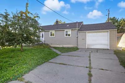 1123 Adams Ave, Eveleth, MN 55734 - Photo 5