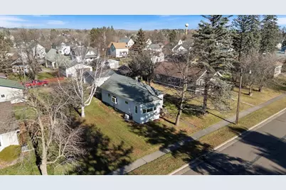 121 Oak St, Proctor, MN 55810 - Photo 3