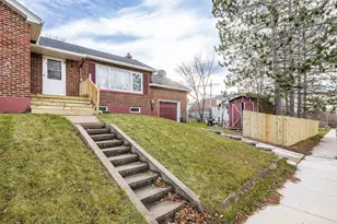 401 Memorial Dr, Buhl, MN 55713 - Photo 3