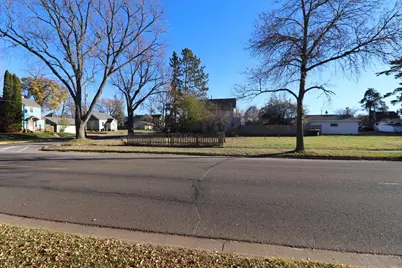 1104 3rd St W, Ashland, WI 54806 - Photo 9