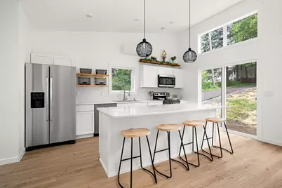 14 W Linden St, Duluth, MN 55811 - Photo 7