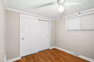 328 S 57th Ave W, Duluth, MN 55807 - Photo 9