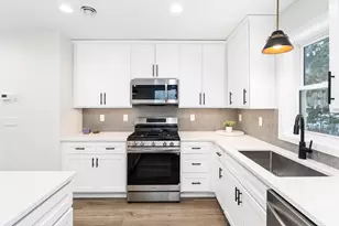 2108 Cottage Hl Cir, Duluth, MN 55811 - Photo 5