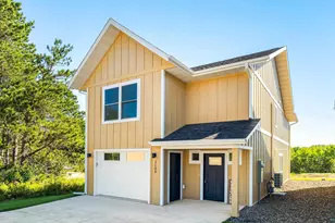 2108 Cottage Hl Cir, Duluth, MN 55811 - Photo 1