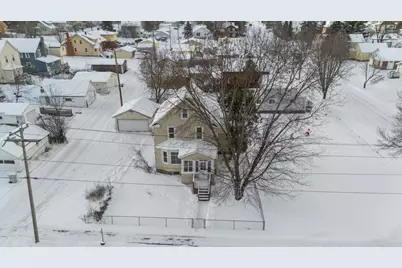 217 3rd Ave N, Chisholm, MN 55719 - Photo 1