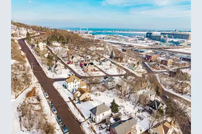 1812 W 3rd St, Duluth, MN 55806 - Photo 55