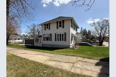 126 NW 5th St, Chisholm, MN 55719 - Photo 3