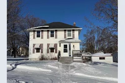 126 NW 5th St, Chisholm, MN 55719 - Photo 1