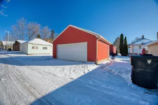 1117 Lincoln Ave, Eveleth, MN 55705 - Photo 29