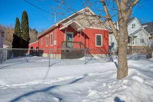 1117 Lincoln Ave, Eveleth, MN 55705 - Photo 1