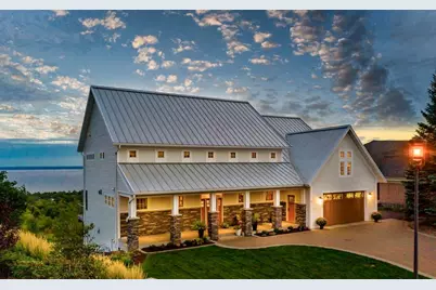 3725 North Ridge Rd, Duluth, MN 55804 - Photo 1